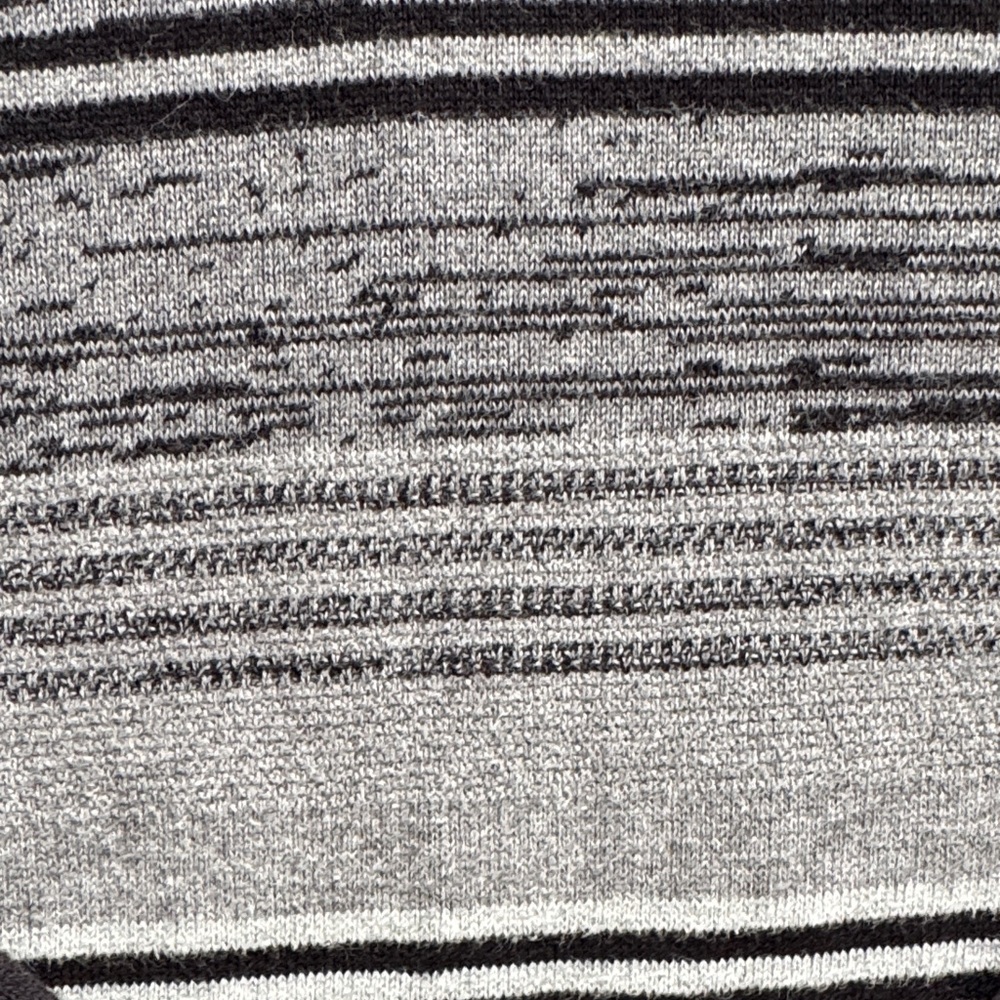 Point Zero Black and Gray V-Neck Sweater - Picture 4 of 7